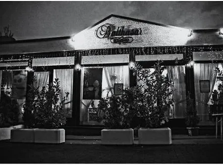 Penzion Balthasar Neumann Speiserei & Gaestehaus - Zentrum -e-ladestation, Naehe Phantasialand Brühl