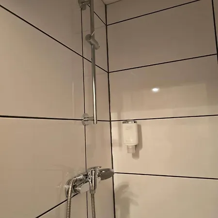 Balthasar Neumann Speiserei & Gaestehaus - Zentrum -e-ladestation, Naehe Phantasialand Guest house