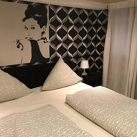 Balthasar Neumann Speiserei & Gaestehaus - Zentrum -e-ladestation, Naehe Phantasialand Brühl