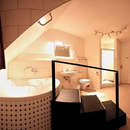 Balthasar Neumann Speiserei & Gaestehaus - Zentrum -e-ladestation, Naehe Phantasialand Brühl