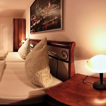 Balthasar Neumann Speiserei & Gaestehaus - Zentrum -e-ladestation, Naehe Phantasialand Penzion 2*