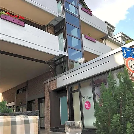 Pensjonat Balthasar Neumann Speiserei & Gaestehaus - Zentrum -e-ladestation, Naehe Phantasialand Brühl (Rhineland)