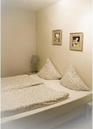 Penzion Balthasar Neumann Speiserei & Gaestehaus - Zentrum -e-ladestation, Naehe Phantasialand