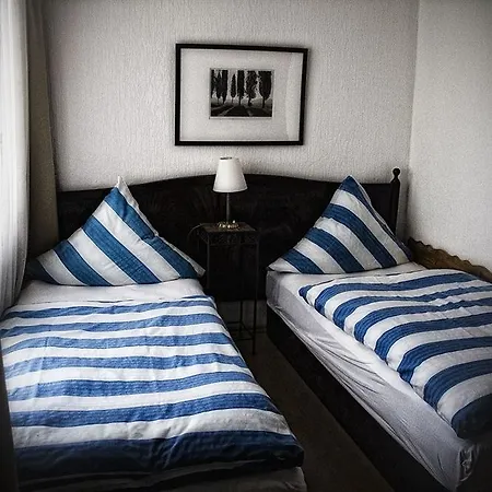 Balthasar Neumann Speiserei & Gaestehaus - Zentrum -e-ladestation, Naehe Phantasialand Penzion Brühl