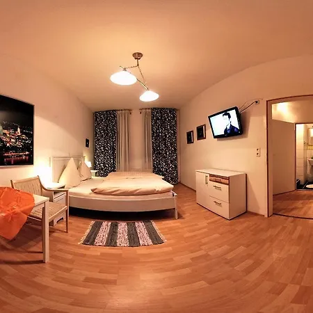 Balthasar Neumann Speiserei & Gaestehaus - Zentrum -e-ladestation, Naehe Phantasialand Brühl