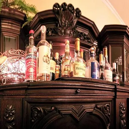 Penzion Balthasar Neumann Speiserei & Gaestehaus - Zentrum -e-ladestation, Naehe Phantasialand Brühl