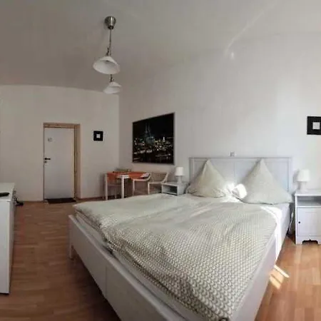 Balthasar Neumann Speiserei & Gaestehaus - Zentrum -e-ladestation, Naehe Phantasialand 2*