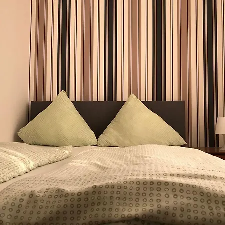 Penzion Balthasar Neumann Speiserei & Gaestehaus - Zentrum -e-ladestation, Naehe Phantasialand Brühl