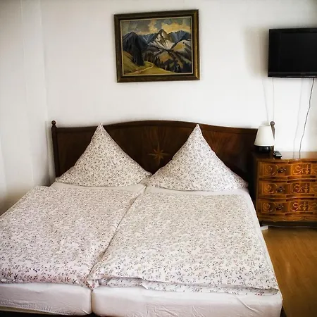 Penzion Balthasar Neumann Speiserei & Gaestehaus - Zentrum -e-ladestation, Naehe Phantasialand Brühl