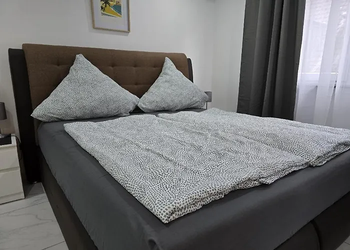 Balthasar Neumann Speiserei & Gaestehaus - Zentrum -e-ladestation, Naehe Phantasialand Casa de hóspedes 2*