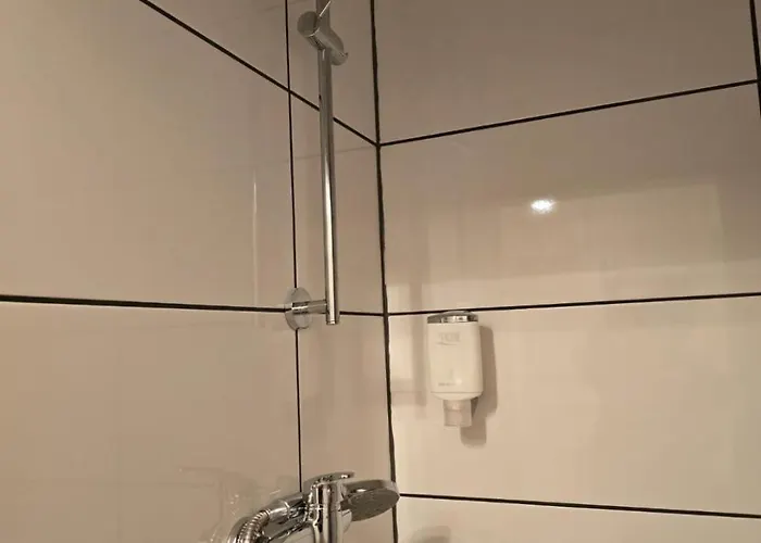 Balthasar Neumann Speiserei & Gaestehaus - Zentrum -e-ladestation, Naehe Phantasialand Casa de hóspedes