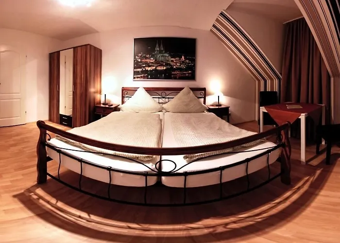 Gasthof Balthasar Neumann Speiserei&gästehaus - Zentrum -e-ladestation, Nähe Phantasialand 2*