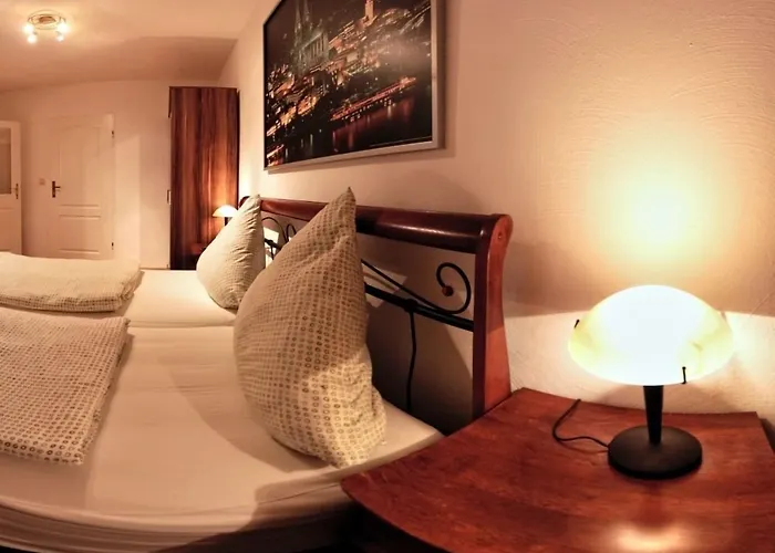 Balthasar Neumann Speiserei & Gaestehaus - Zentrum -e-ladestation, Naehe Phantasialand Casa de hóspedes 2*