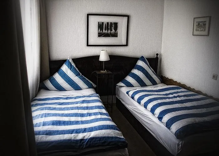 Balthasar Neumann Speiserei & Gaestehaus - Zentrum -e-ladestation, Naehe Phantasialand Casa de hóspedes Brühl