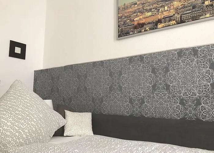 Balthasar Neumann Speiserei & Gaestehaus - Zentrum -e-ladestation, Naehe Phantasialand Casa de hóspedes Brühl