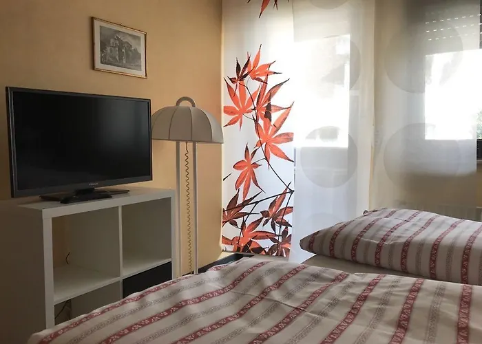 Gasthof Balthasar Neumann Speiserei&gästehaus - Zentrum -e-ladestation, Nähe Phantasialand Brühl