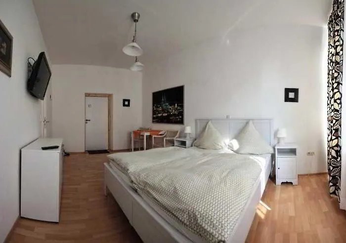 Balthasar Neumann Speiserei&gästehaus - Zentrum -e-ladestation, Nähe Phantasialand 2*