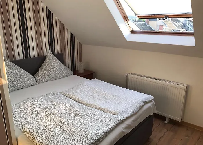 Balthasar Neumann Speiserei&gästehaus - Zentrum -e-ladestation, Nähe Phantasialand 2* Brühl